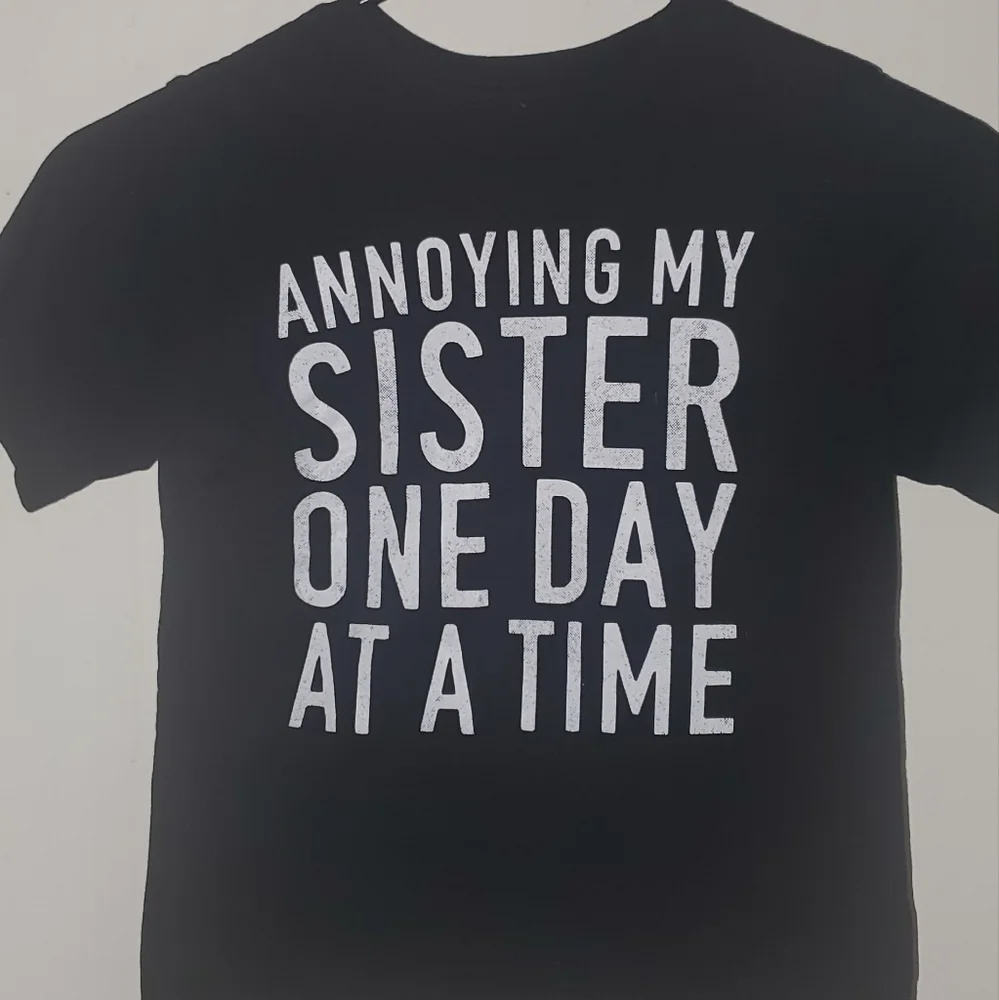 The children place shirt